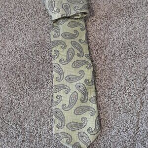 Men's Green Paisley Tie